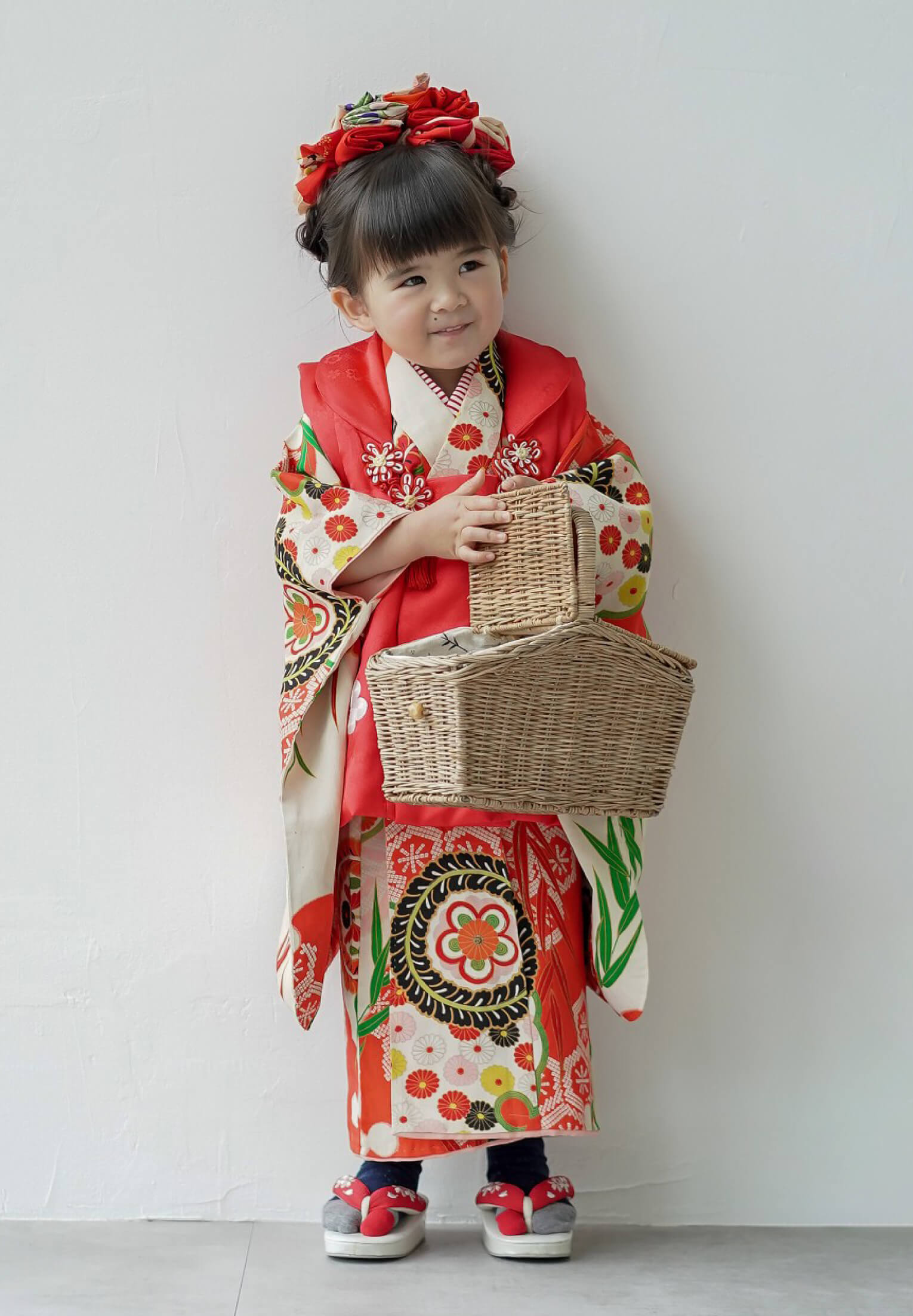 生成りに紅一点