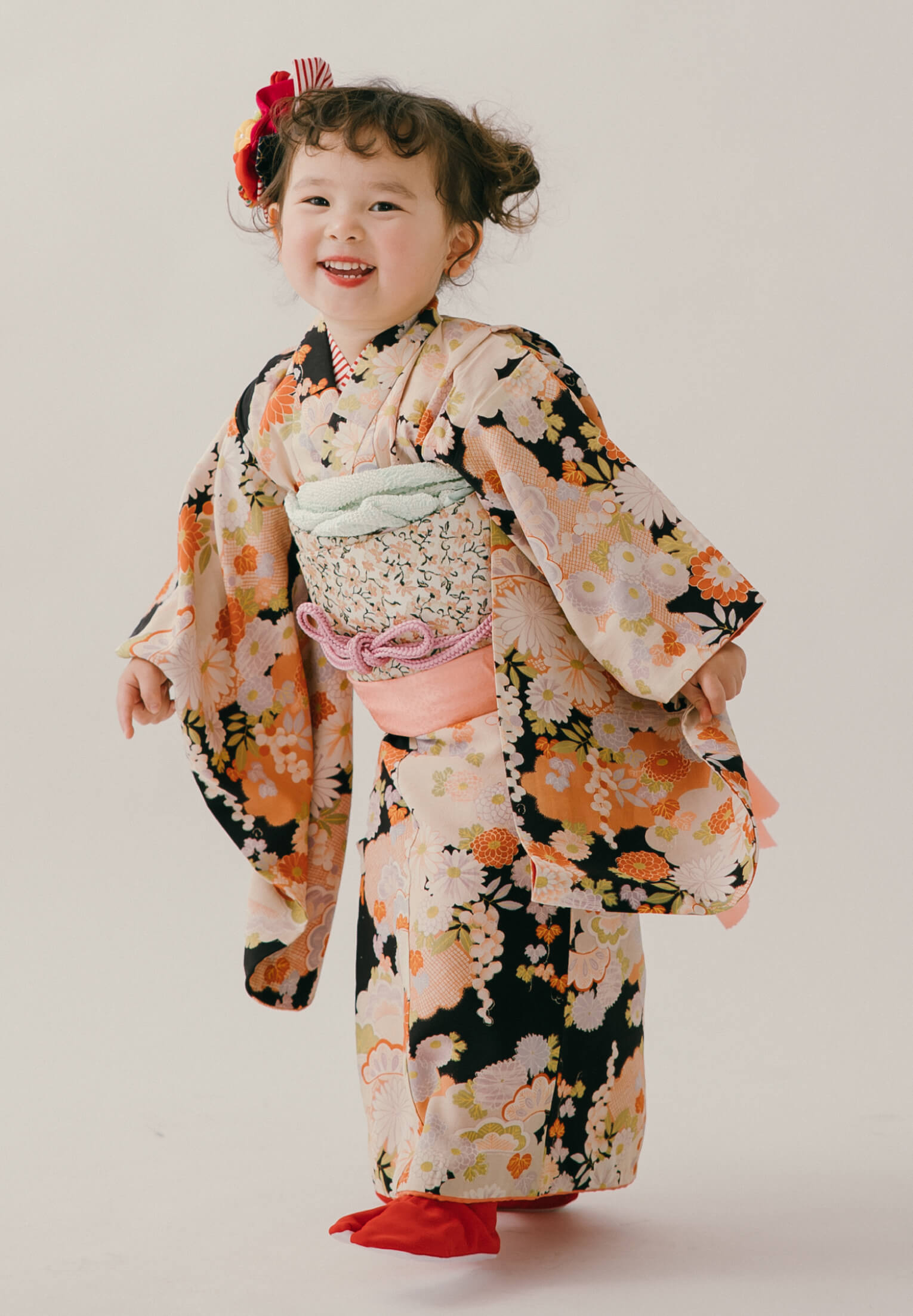 漆黒に珊瑚の花尽くし