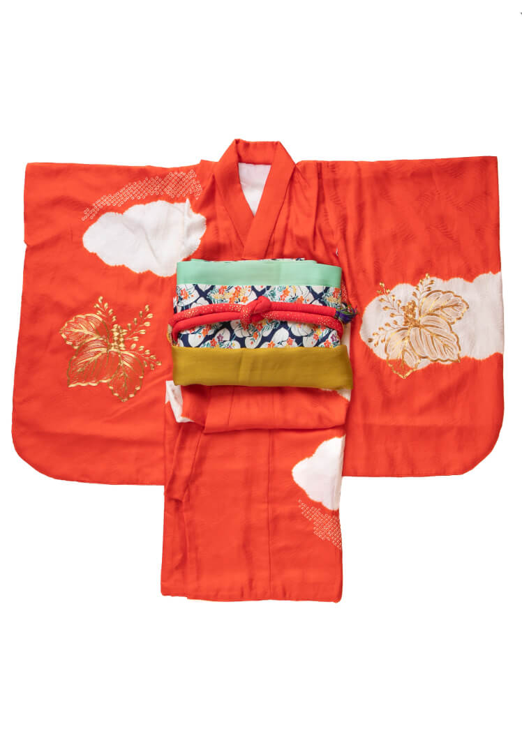 金駒刺繍に雲取り