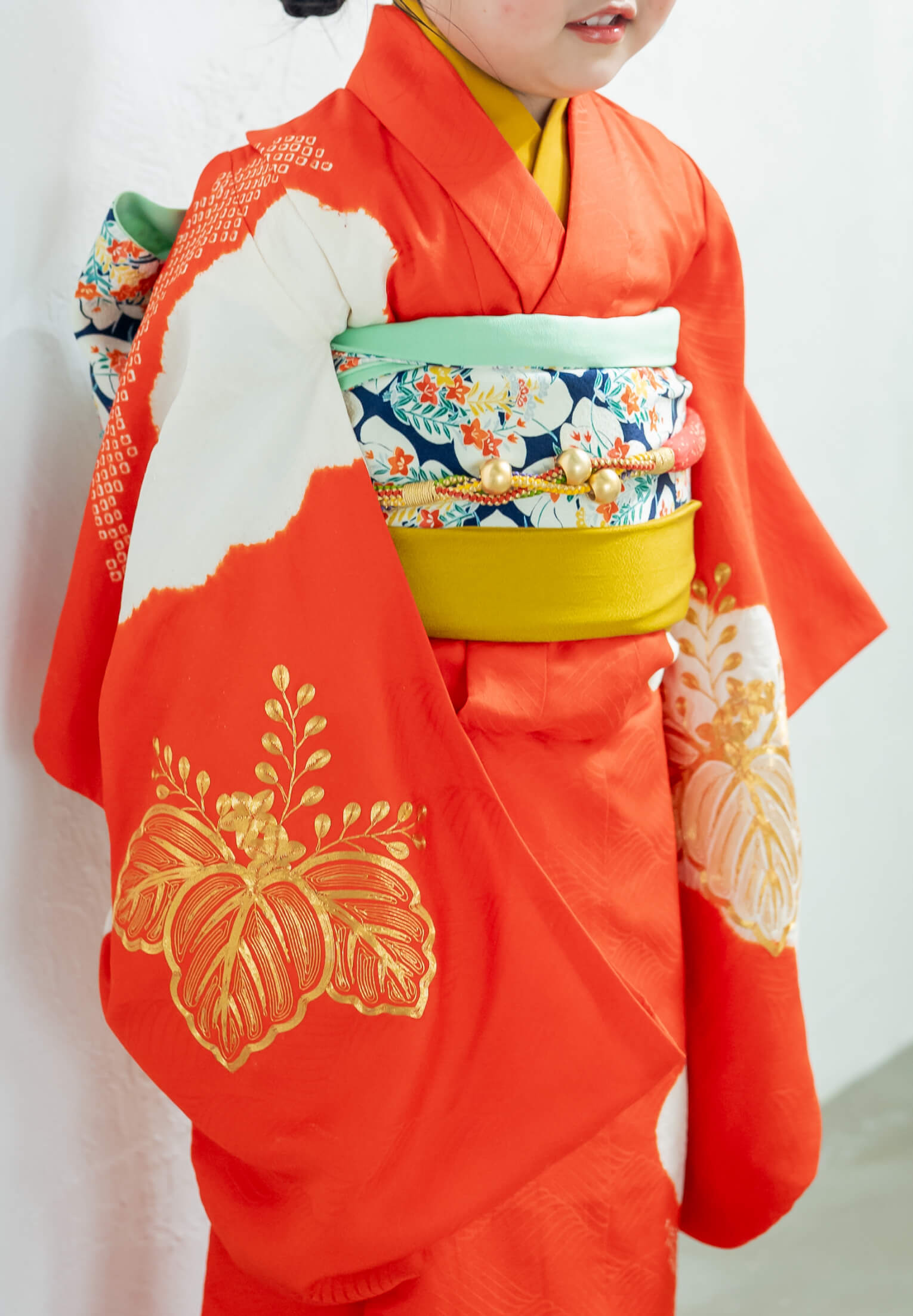 金駒刺繍に雲取り