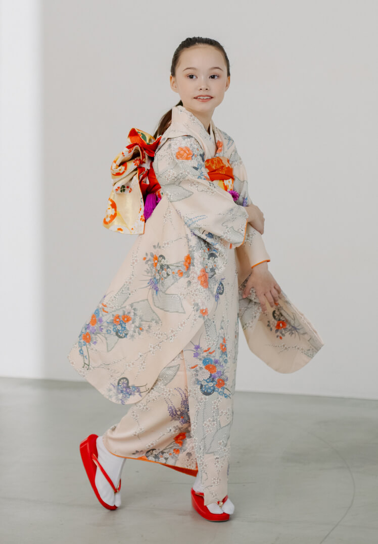 淡紅藤に花鼓